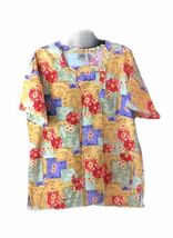 Crest Scrub Top Floral Medium Womens 100% Cotton Colorful Nurse - $10.97