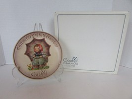 Hummel 1978 Collectors Club #2 Umbrella Girl  Bas Relief Boxed Collector Plate - $9.85