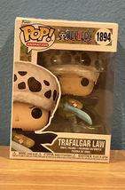 Funko Pop! One Piece - Trafalgar Law #1894 Vinyl Figure (Box &amp; Protector) - $765.45 MXN