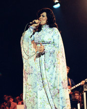 Loretta Lynn Country Music Legend Vintage in concert 8x10 Photo - £6.26 GBP