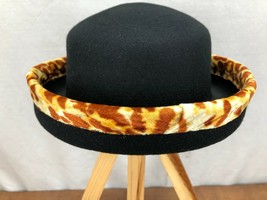 Woman&#39;s Fancy Church Black Felt Roller Hat With Animal Print - Size 7 1/8 - $15.00