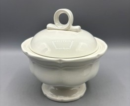 Mikasa French Countryside F9000 White Ceramic Covered Sugar Bowl Footed - $387.72 MXN
