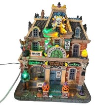  Lemax Spooky Town HAUNTED MUSEUM Halloween Monsters Lit House 85304 Retired - £51.14 GBP