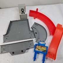 Hot Wheels City Speed Junction Highway blue sign red curve track PARTS V... - $388.66 MXN