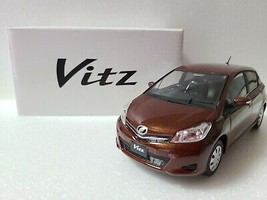 YARIS Vitz Diecast 1/24 Dark Brown Mica TOYOTA Storefront Display Model Car - £57.85 GBP