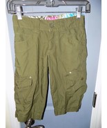 The Children&#39;s Place Olive Green Capri&#39;s Size 8 Girl&#39;s NWOT - $26.60