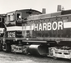 Indiana Harbor Belt Railroad IHB #9216 SW1500 Electromotive Train B&amp;W Photo - £7.44 GBP