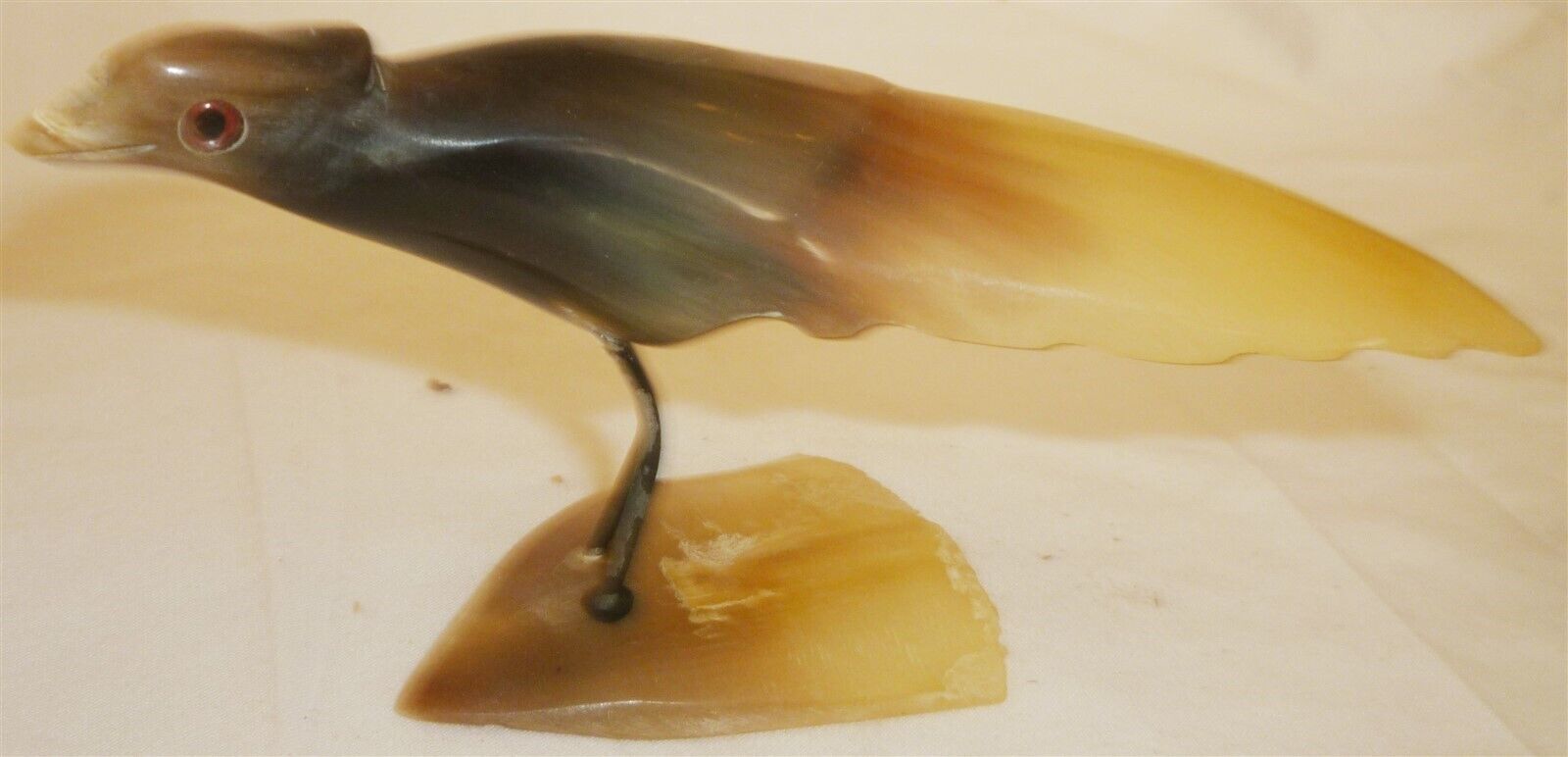 BEAUTIFUL HORN CARVING FIGURINE BIRD 67 - $4.00
