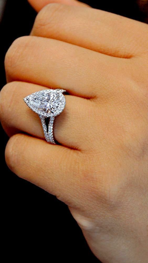 2.25Ct Pear Cut Diamond Solid 925 Sterling Silver Halo Engagement Ring for Women