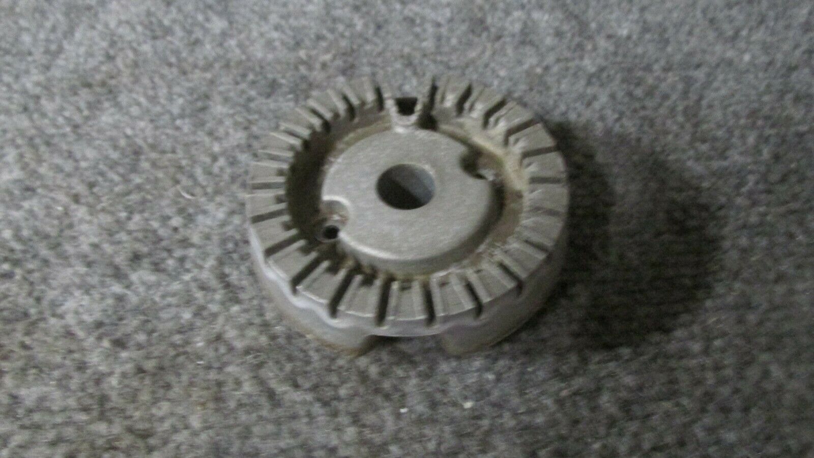 316438600 FRIGIDAIRE RANGE OVEN LARGE BURNER HEAD - $9.75