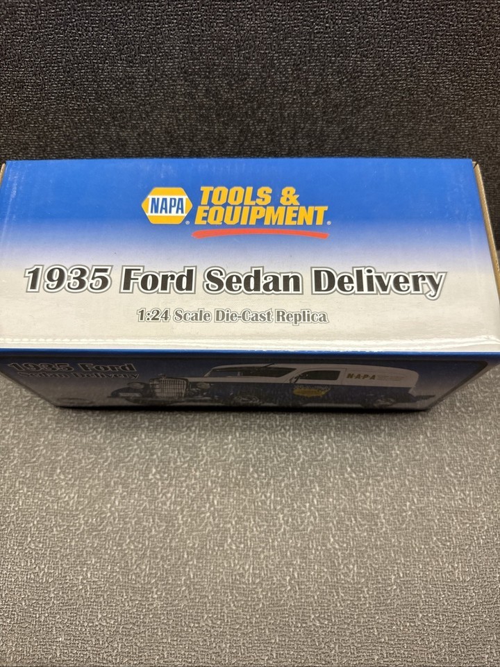 NAPA 1935 Ford Sedan Delivery Van  Auto Parts Delivery 1:24 Scale Diecast Item image 2