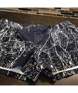 Mossimo Navy &amp; white dress shorts - $325.94 MXN