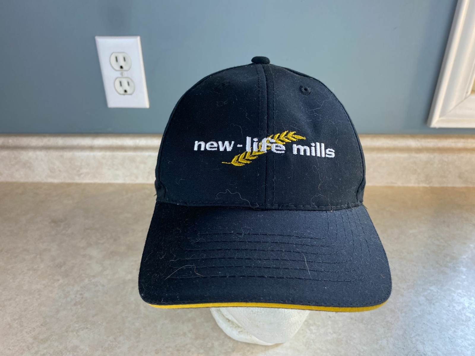 New Life Mills Parrish &amp; Heimbecker Black Baseball Cap Hook &amp; Loop Cotto... - $7.92