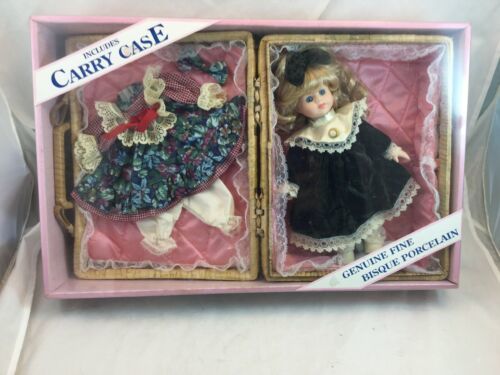 DanDee Collector’s Choice Doll W/ Extra Clothes Suitcase Blonde Hair- Never Used - $9.49