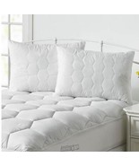 CoolMax Microfiber Polyester Cooling Pillow Pair Machine Washable Free S... - $51.54 CAD