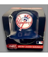N. Y. YANKEES LOGO MINI BASEBALL BATTING HELMET w/ DISPLAY STAND & MARKER  - $648.51 MXN