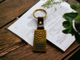 Registered Key Holder Vtg Brass Chain Carborundum Centennial 1991 Niagar... - $22.87