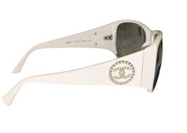 Chanel 5083-H White Sunglasses CC Logo Mother of Pearl Italy Vintage image 8