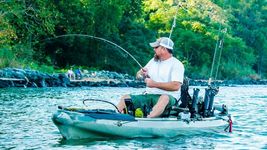 GARMIN STRIKER™ 4 PORTABLE FISHFINDER BUNDLE W/77/200KHZ TRANSDUCER with GPS image 2