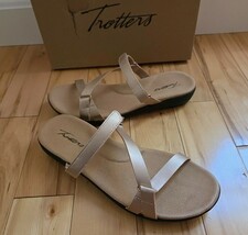 Trotters Raja Flat Sandal Slides Adjustable Strap Champagne Rose Gold Sz... - $827.93 MXN