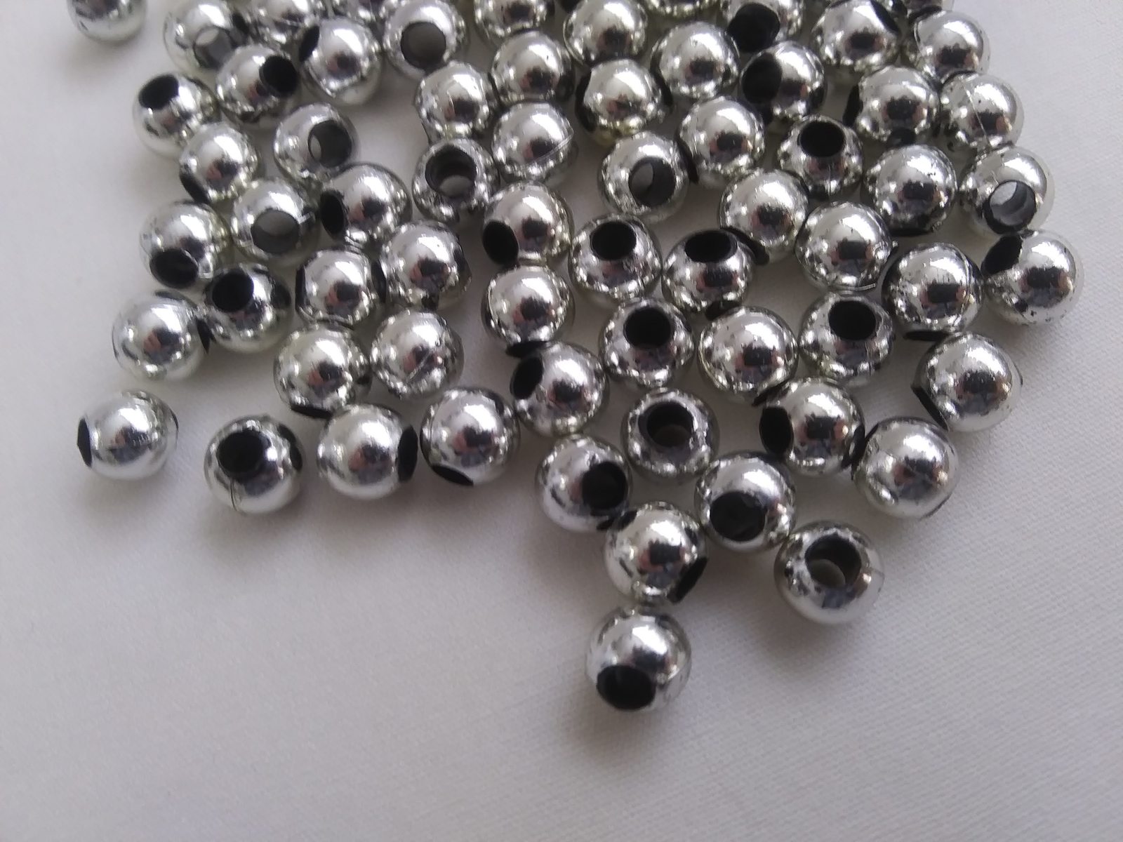 50 Jewelry Craft Silver tone Plastic 1/4&quot; Round Beads Free Shipping - $3.50