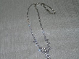 Vintage SIlvertone Classic Clear Rhinestone Center Angular Drop Pendant Necklace - £11.18 GBP