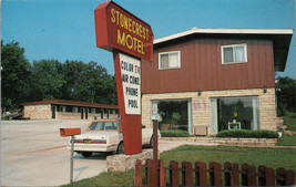 Stone Crest Motel Pledmont MO Postcard PC438 - £3.85 GBP