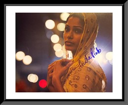 Freida Pinto signed &quot;Slumdog Millionaire&quot; movie photo - £140.75 GBP