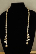 Vintage Costume Jewelry 1970s Era Lariat Gold Tone Pearl Metal Necklace 30&quot; Long - £18.34 GBP