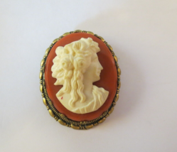 Vintage Cameo Brooch High Relief Woman&#39;s Face Profile Coral Colored Base Estate - £7.95 GBP