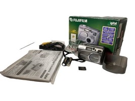 Fujifilm FinePix A205 2.0MP Digital Camera Box Manuals Disc Cords Used - £30.30 GBP