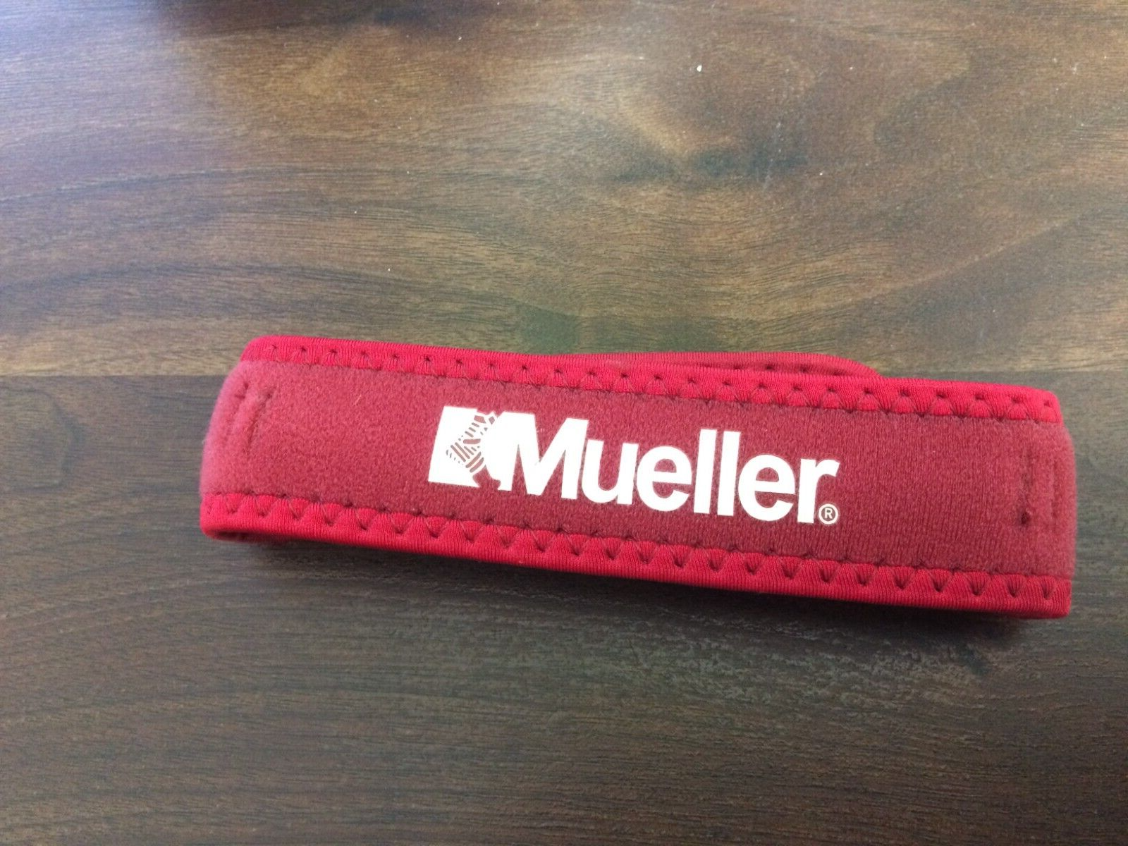 Mueller Knee Strap Jumpers Moderate Support Antimicrobial Adjustable One Size - $9.89