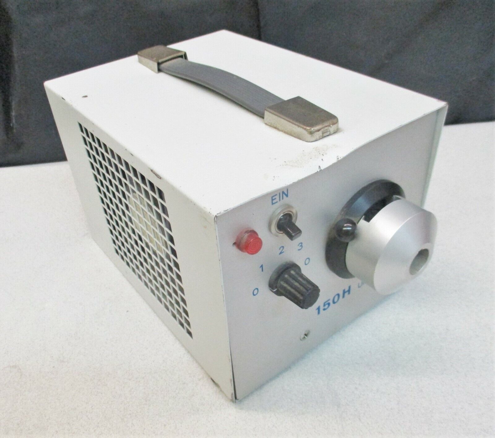 Universal Scholly Fiberoptik 150H Fiber Optic Light Source - $104.74
