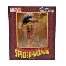Diamond Select Gallery Marvel Comics Spider-Woman Jessica Drew PVC Statu... - £116.75 GBP