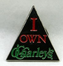 Vintage 1990s I OWN O&#39;CHARLEY&#39;S Restaurant &amp; Bar Employee Uniform Flair PIN - $240.75 MXN