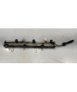 2001-2007 CHRYSLER TOWN &amp; COUNTRY FUEL RAIL GENUINE OEM USED MOPAR PART - $1,455.13 MXN