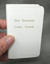 Vest-Pocket New Testament Psalms and Proverbs: KJV White Imitation Leather - £7.91 GBP