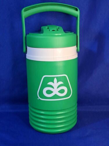 Primary image for Pioneer Seed Corn Igloo 1/2 Gallon Water Jug Cooler with Spout  Excellent Shape