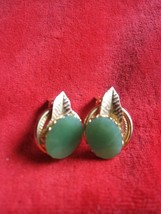 Vintage Gold Tone Leaf Jade Colored Stone Clip on Earrings - $8.56