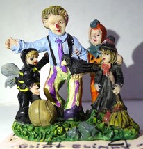 Halloween Family Trick or Treaters Clown Bee Witch Pumpkin Figurine 1998 vintage - £15.73 GBP