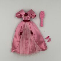 1995 Mattel Hallmark Special Edition Sweet Valentine Barbie Outfit  - $24.99