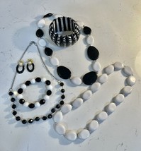 6 Pieces Chunky Black &amp; White Beaded Jewelry Lot Necklaces Earrings Brac... - $9.90