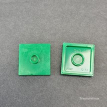 Qty 2 - LEGO Part 87580 Plate Bright Green 2x2 w/ Groove &amp; 1 Stud in Center - £0.78 GBP