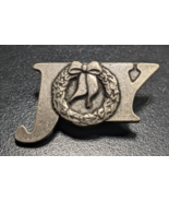 Joy with Christmas Wreath - Quick Cooking 2003 - Pewter Lapel Pin - €9,27 EUR