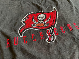 Men’s 2XL Logo Athletic Tampa Bay Buccaneers Embroidered Shirt - £11.79 GBP