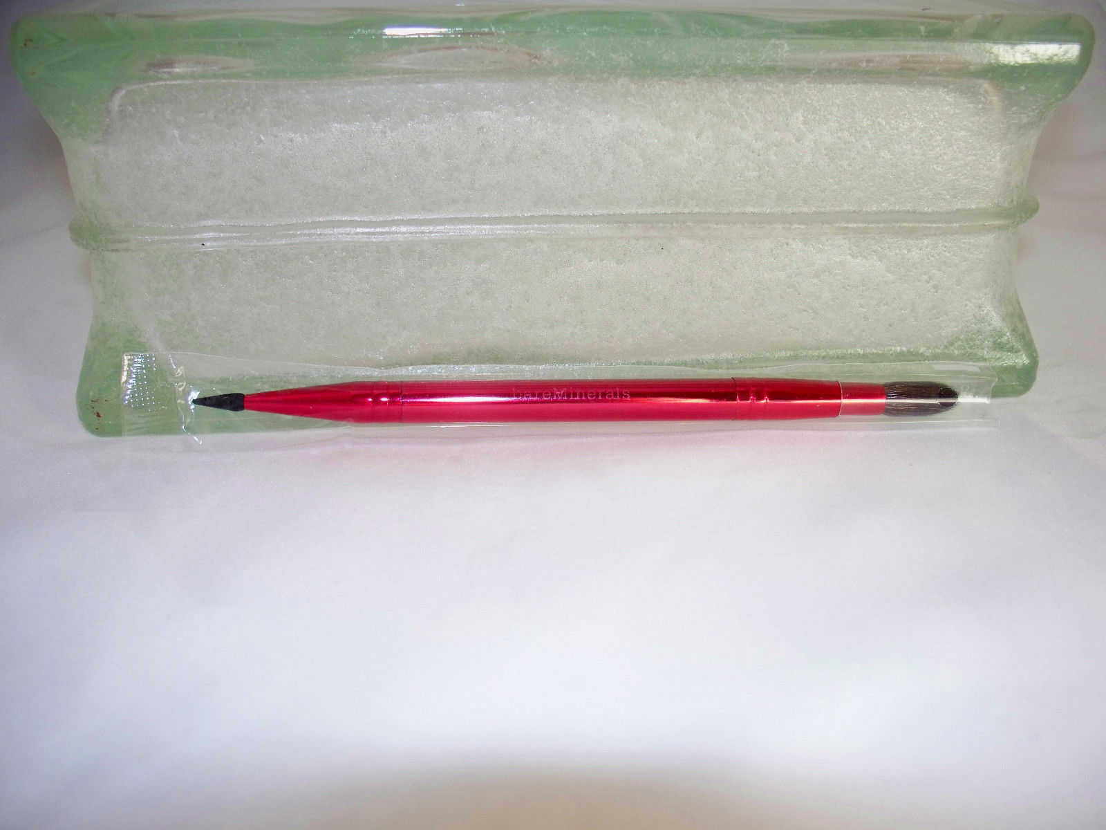Bare Escentuals Minerals Defined Line &amp; Crease Dual ended  Brush  shiny Red - $15.50