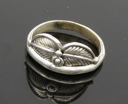 NAVAJO 925 Sterling Silver - Vintage Shiny Floral Leaf Band Ring Sz 6 - RG18880 - £46.28 GBP
