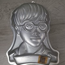 WILTON Harry Potter HOGWARTS WIZARD 2001 Cake Pan Mold 2105-5000 Pre-owned - £8.04 GBP