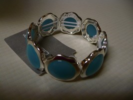 Liz Claiborne Bracelet Silver Tone Stretch Flower Shaped Blue Stones NEW - £17.06 GBP