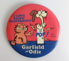 Vintage Garfield &amp; Odie I Love Static Electricity Funny Lapel Hat Pin Button - £6.46 GBP